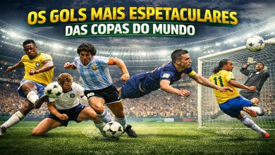 Silhueta de jogador cobrando falta com bola encobrindo a barreira em estádio iluminado representando gols históricos das Copas do Mundo