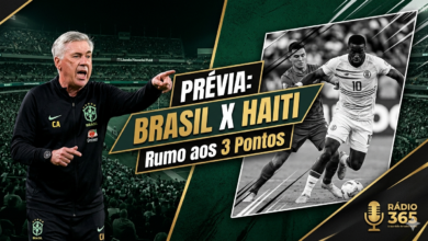 Montagem esportiva para o portal Rádio 365 mostrando o técnico do Brasil, Carlo Ancelotti, orientando o time à esquerda, e um jogador do Haiti em disputa de bola em preto e branco à direita. Ao centro, o texto 'Prévia: Brasil x Haiti - Rumo aos 3 Pontos'.